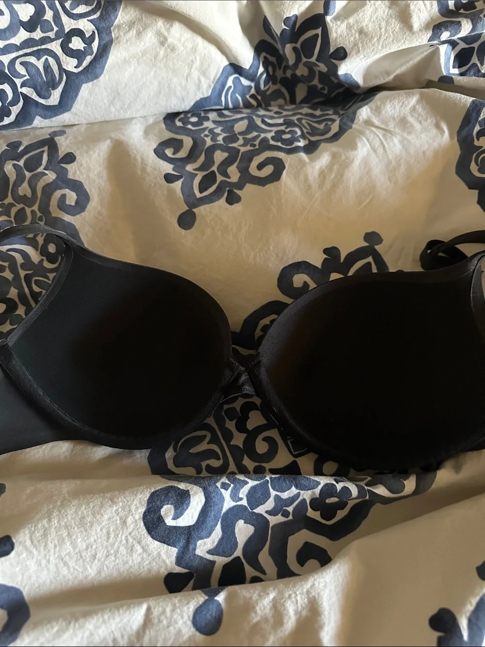 SKIMS nipple push up Bra onyx Black 34C new - Picture 3 of 4